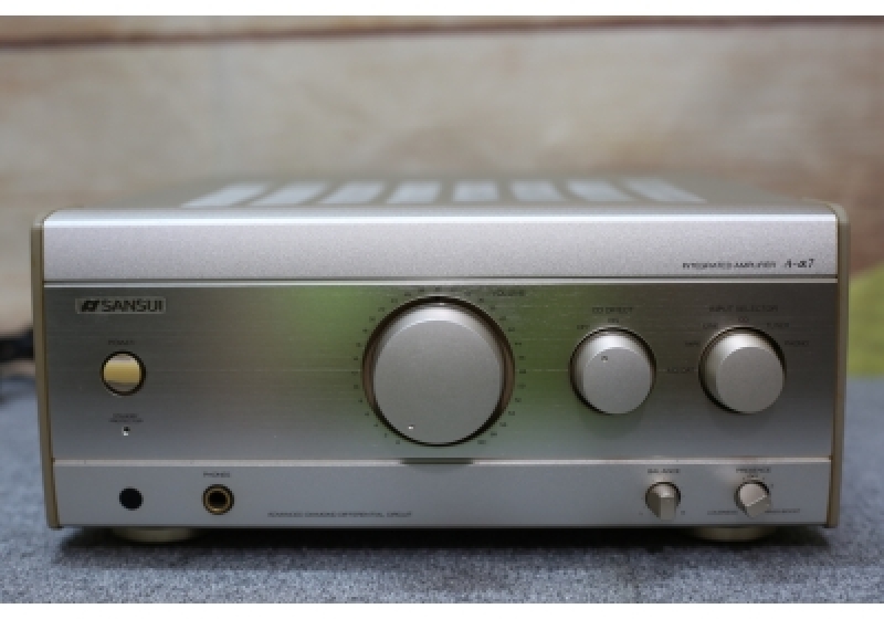 SANSUI A-α7 