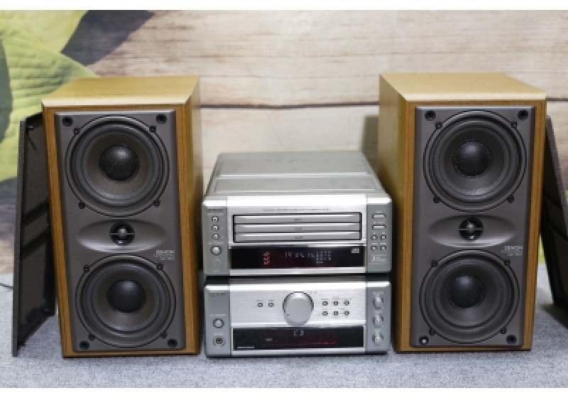 DENON M10