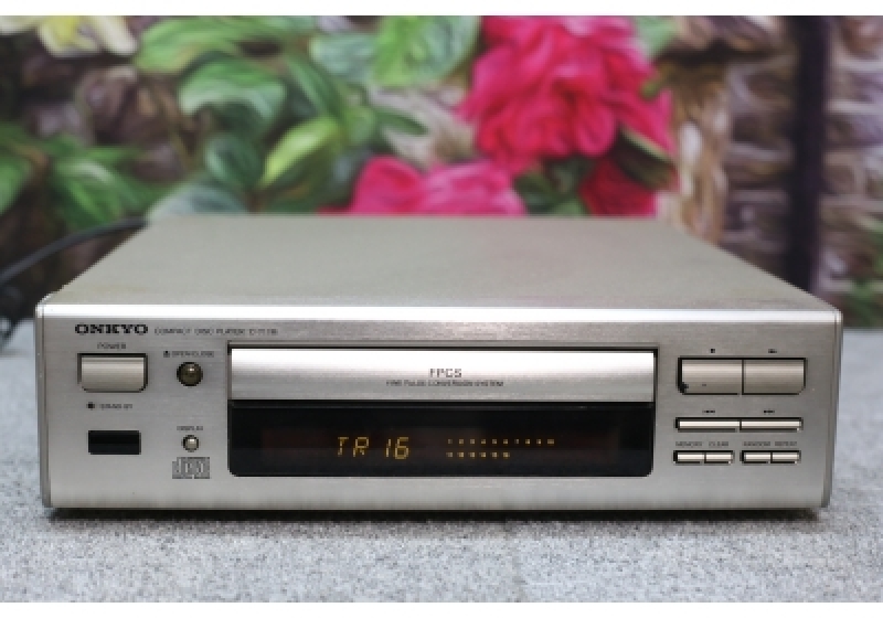 ONKYO C-711M